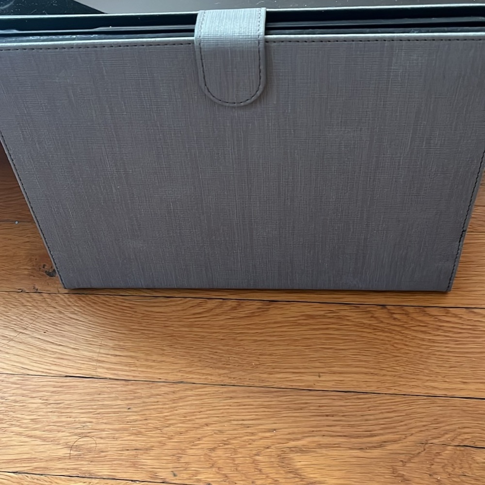 Case - Picture 3 of 3